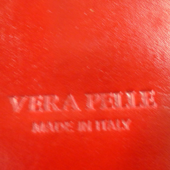 Vera Pelle Crossbody Bag - Picture 2 of 8